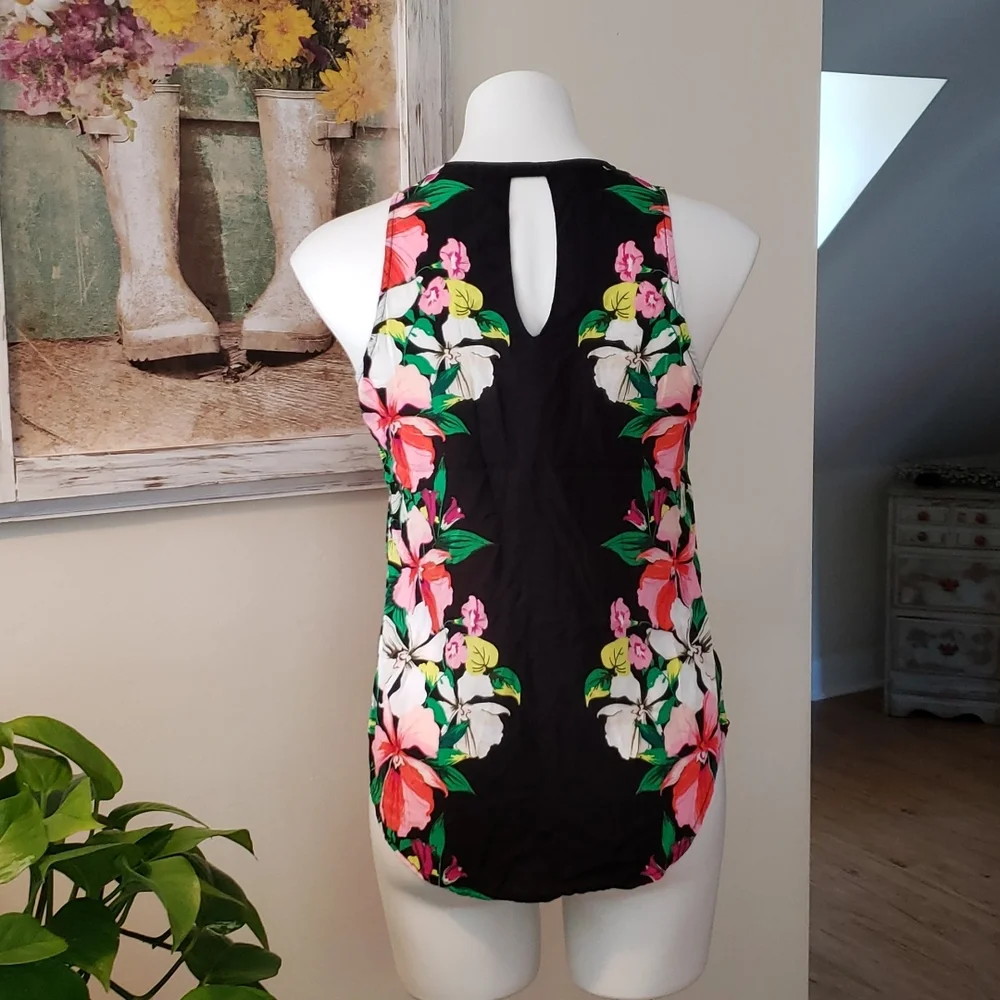 Old Navy Tank - Picture 5 of 6